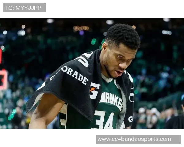 字母哥失常米德尔顿CJ联手三分致命雄鹿失误自毁前程令人心痛