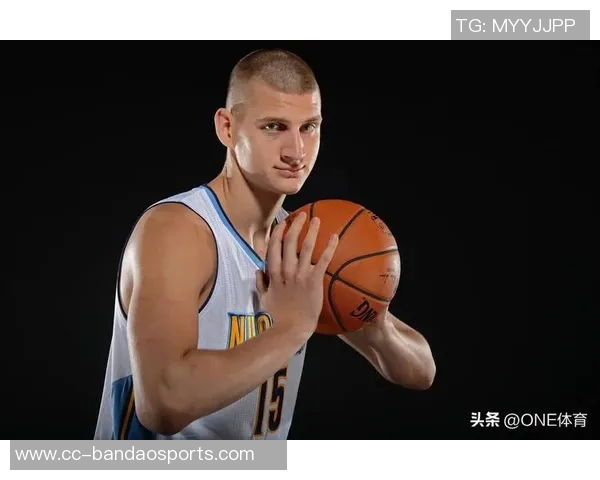 掘金官方更正约基奇数据引发热议27分12篮板10助攻成焦点