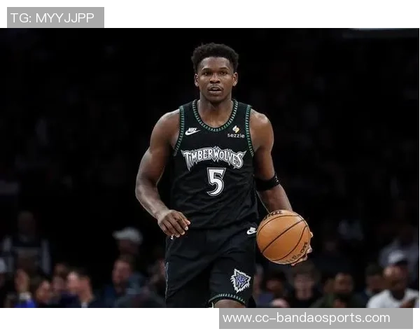 爱德华兹末节发力拿下7分全场24投仅中7三分球表现不佳