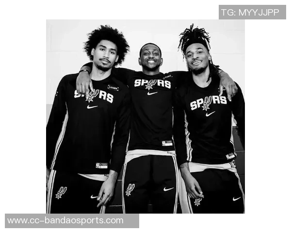 哈珀谈与福克斯卡斯尔的默契配合与团队精神展现